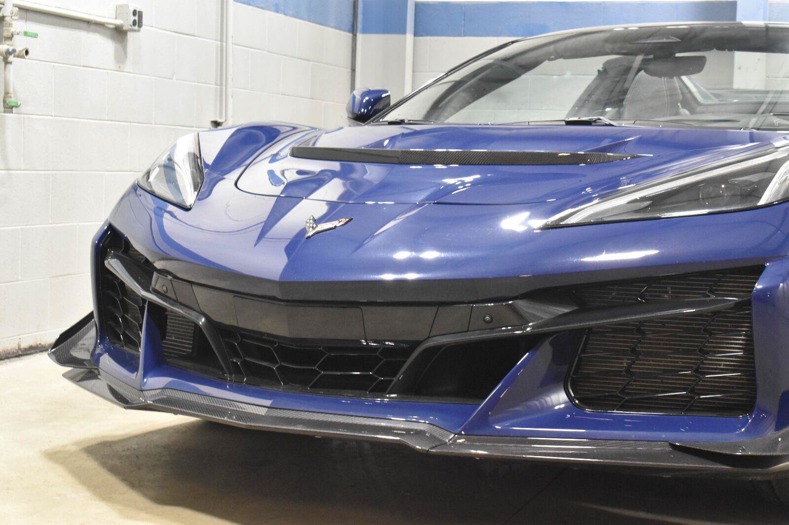 Used 2025 Chevrolet Corvette ZR1 w/ ZR1 Carbon Fiber Aero Package RWD image 31