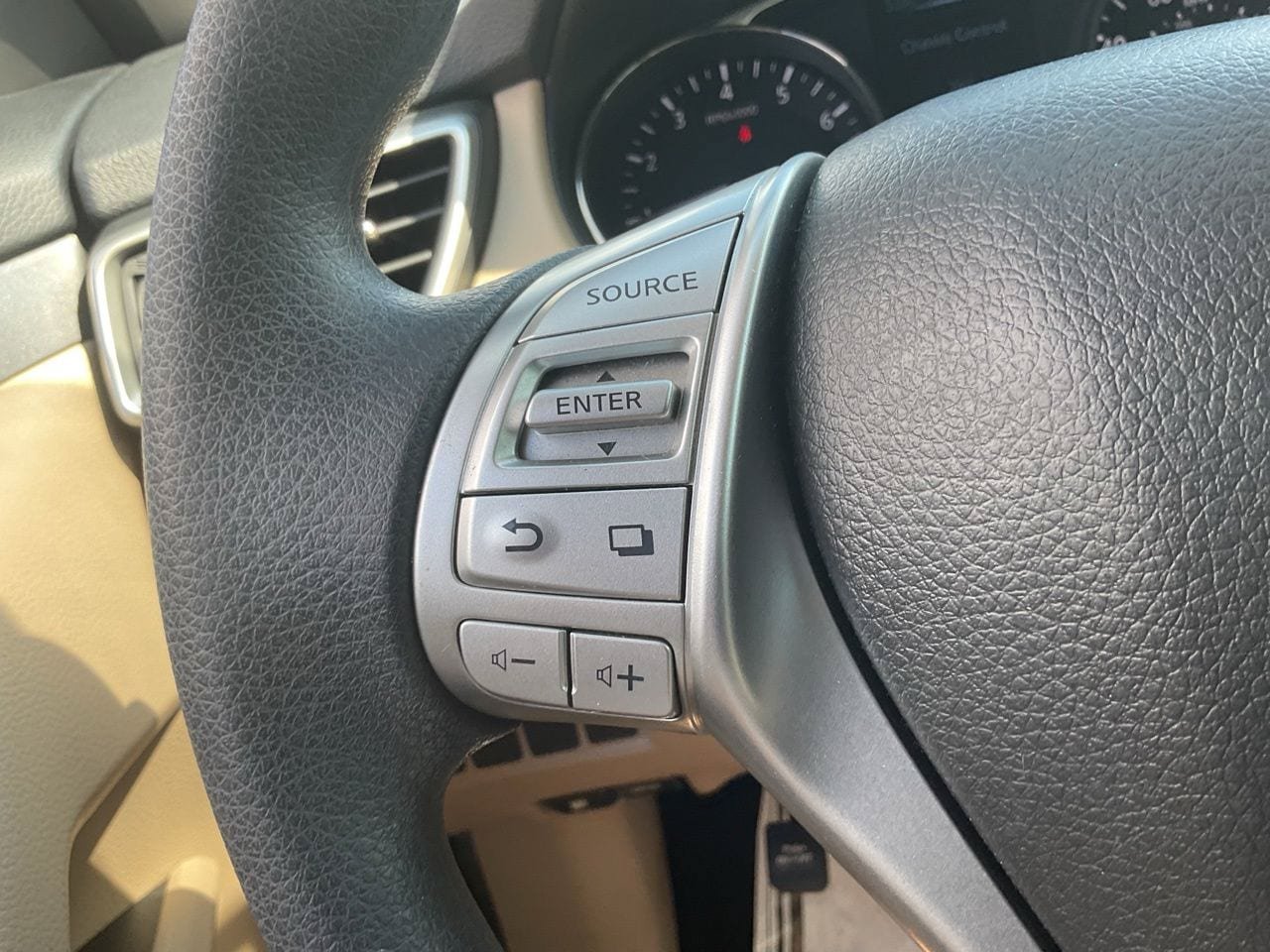 Used 2016 Nissan Rogue S w/ Appearance Package FWD image 23