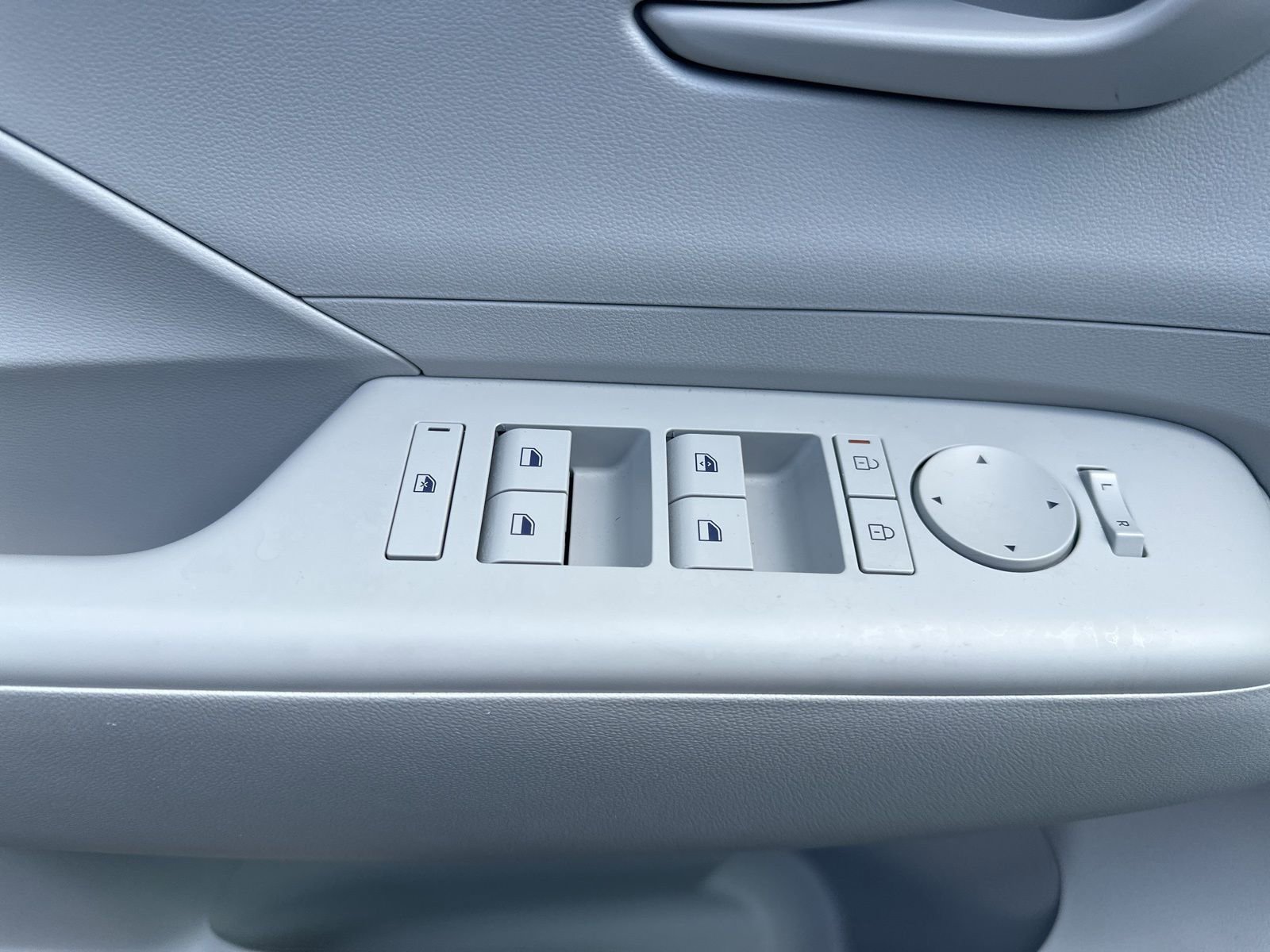 Used 2025 Hyundai Kona SEL image 10