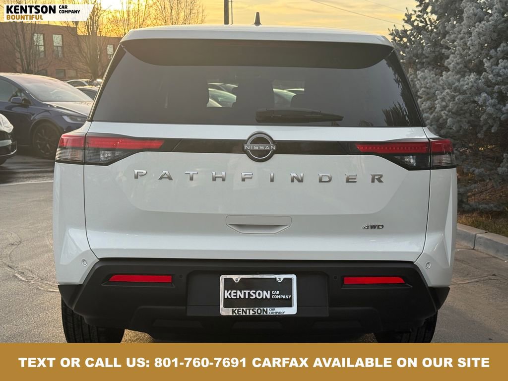 Used 2024 Nissan Pathfinder S image 7