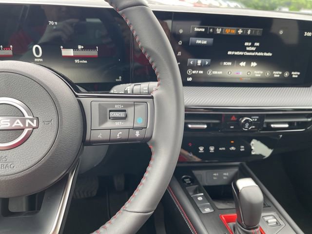 New 2025 Nissan Kicks SR image 31