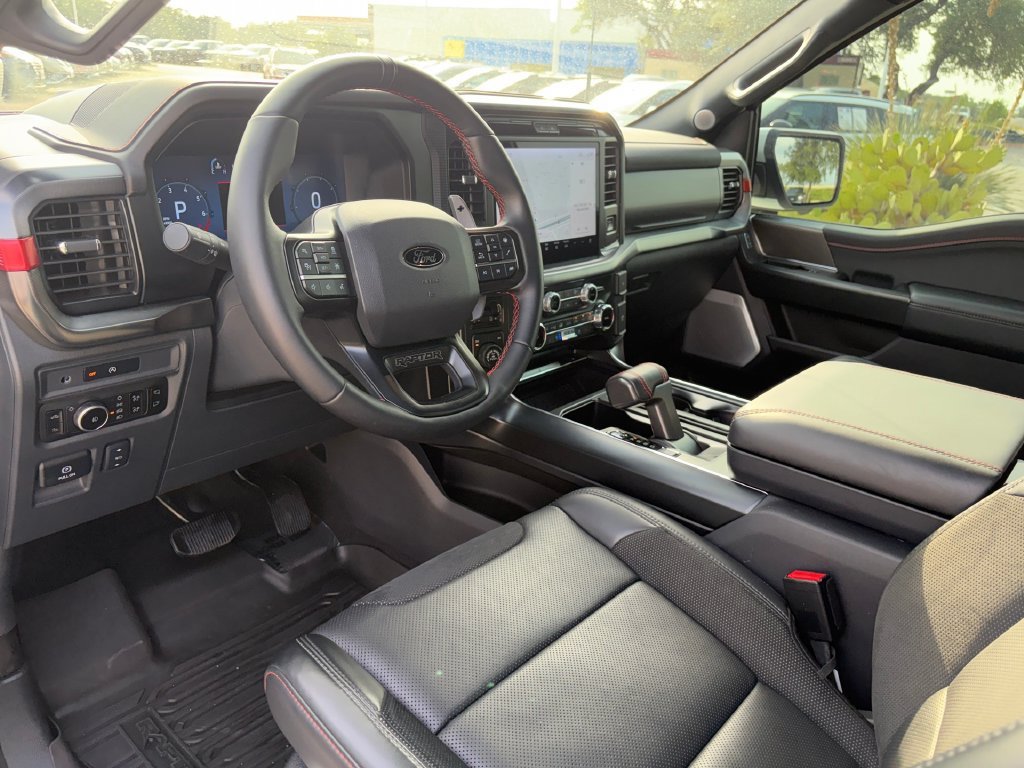 Used 2025 Ford F150 Raptor AWD/4WD image 8