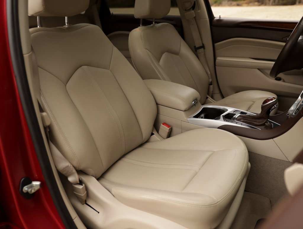 Used 2016 Cadillac SRX Luxury w/ Driver Awareness Package image 32