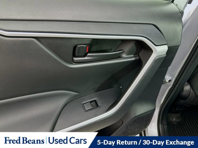 Used 2022 Toyota RAV4 LE image 26