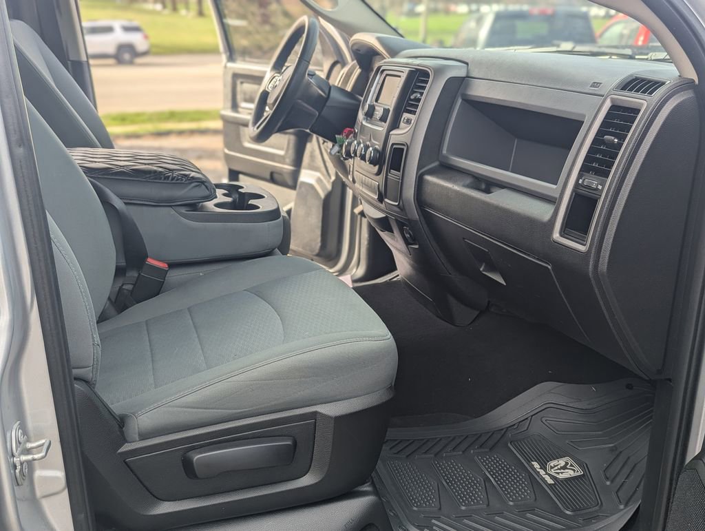 Used 2018 RAM 1500 Express w/ Express Value Package image 28