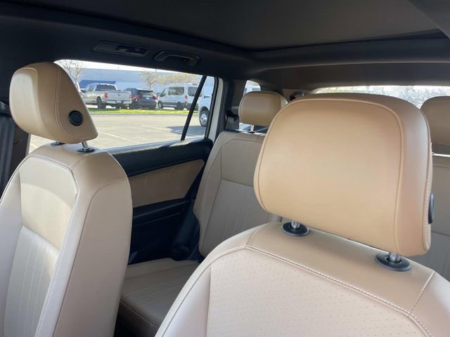 Used 2023 Volkswagen Tiguan SE R-Line image 22