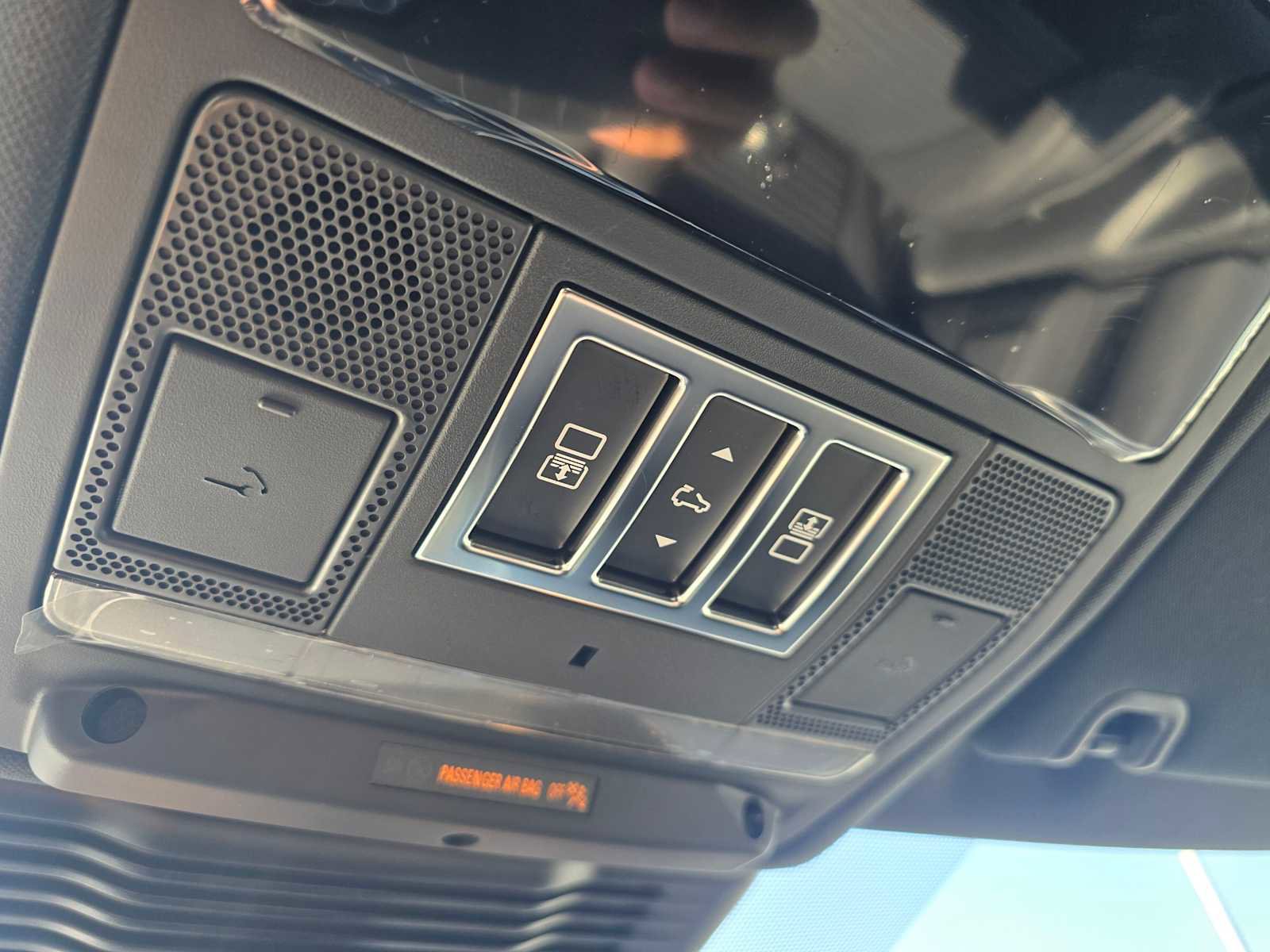 New 2025 Land Rover Discovery S image 35