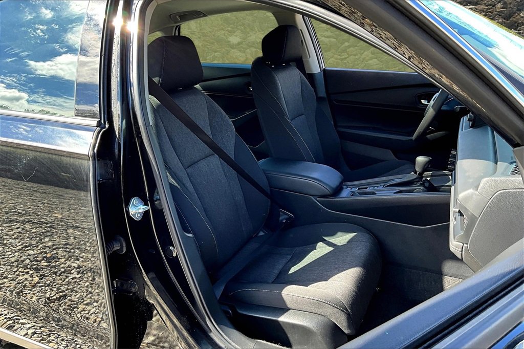 Used 2023 Honda Accord EX image 7