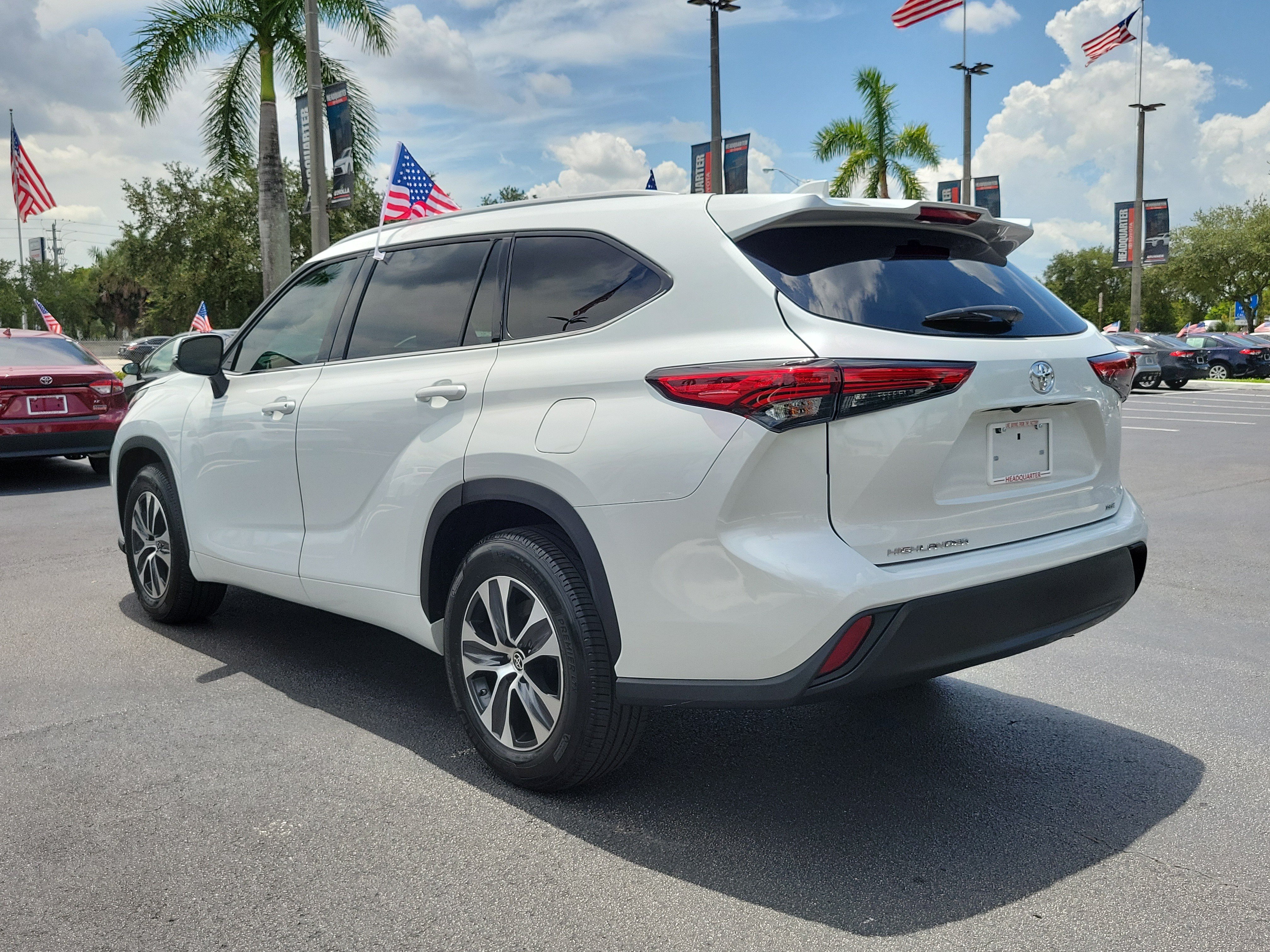 Used 2022 Toyota Highlander XLE FWD image 8