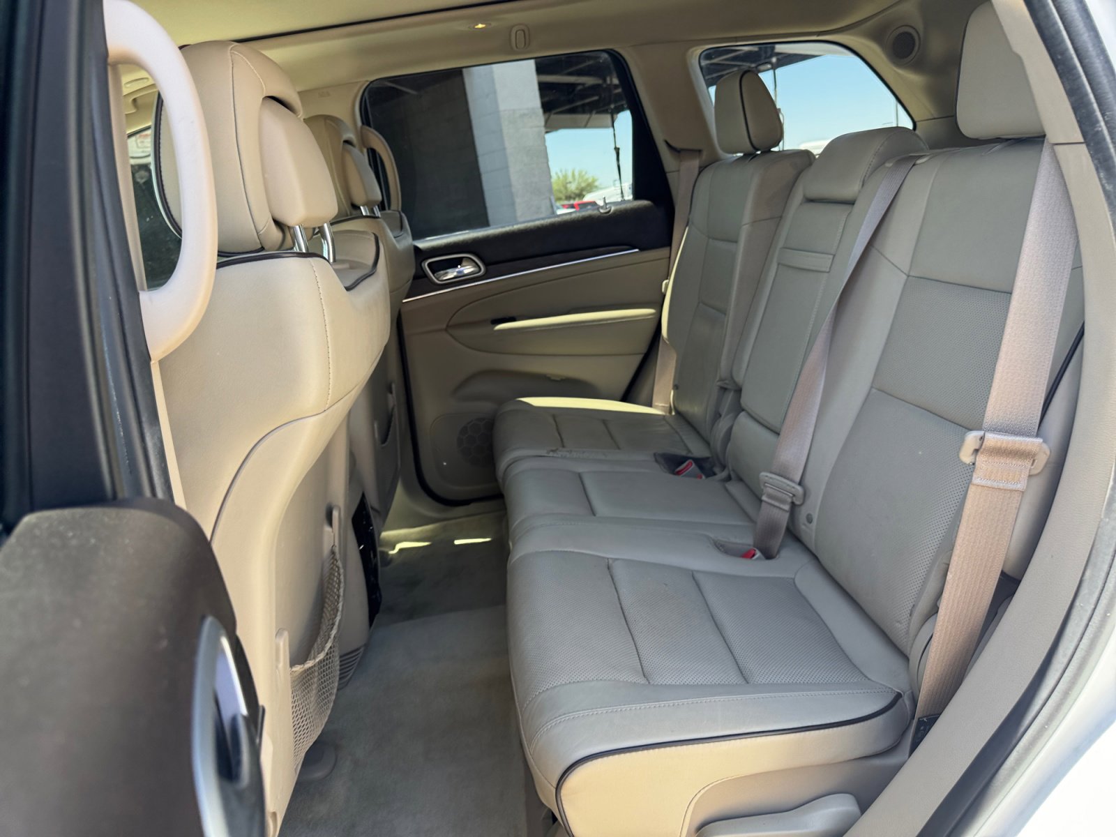 Used 2018 Jeep Grand Cherokee Overland AWD/4WD image 25