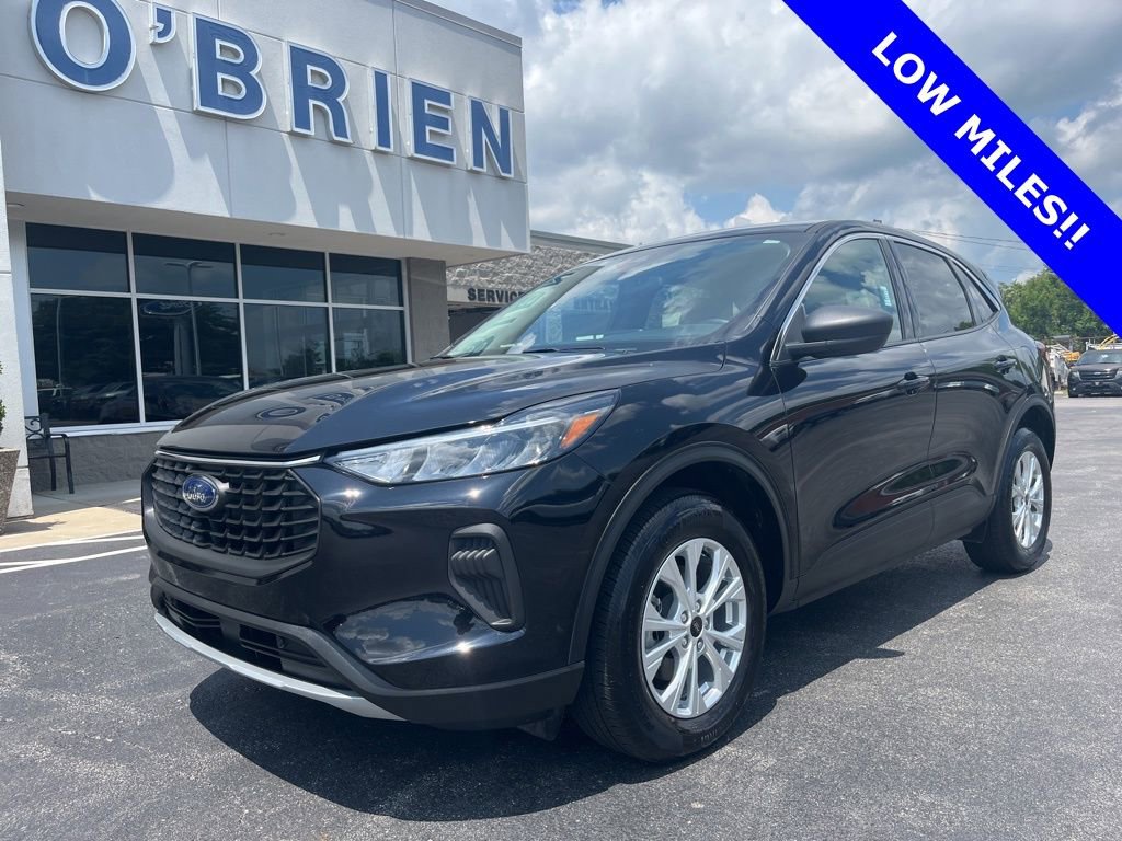 Used 2023 Ford Escape Active AWD/4WD image 1