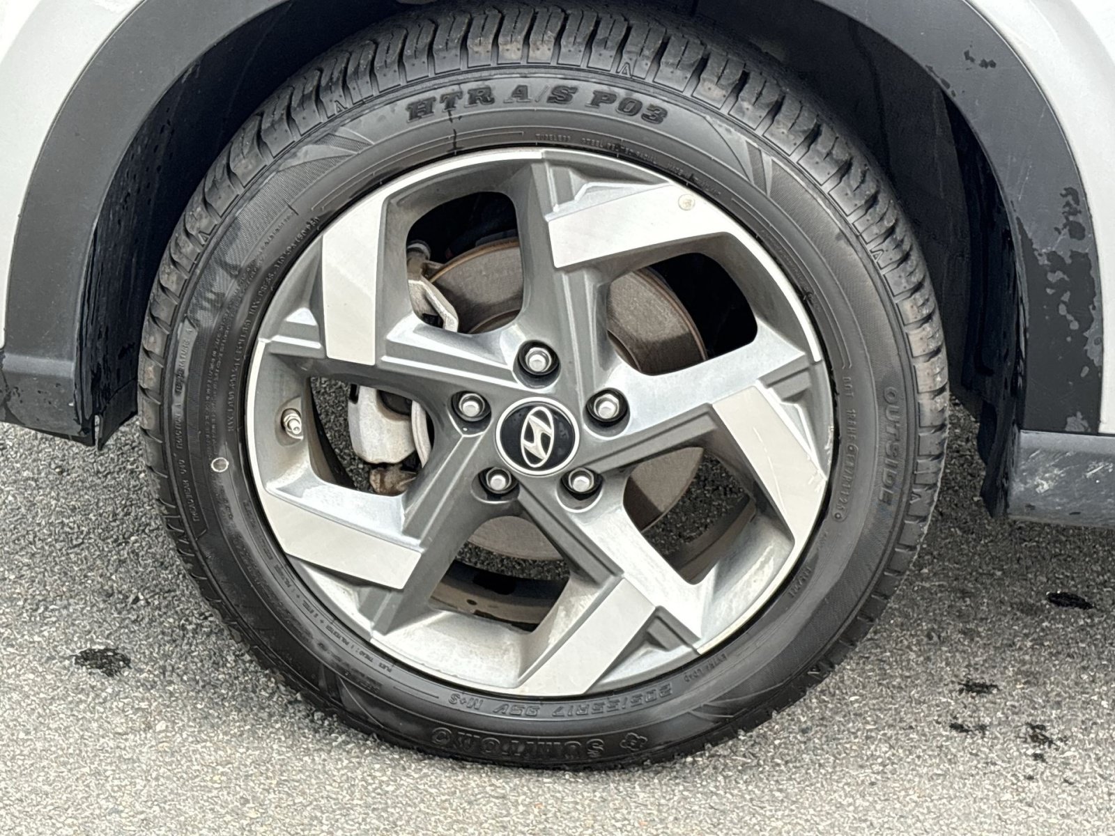 Certified 2025 Hyundai Venue SEL FWD image 12