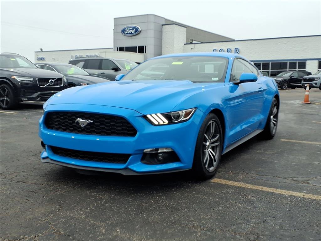 Used 2017 Ford Mustang Coupe image 32