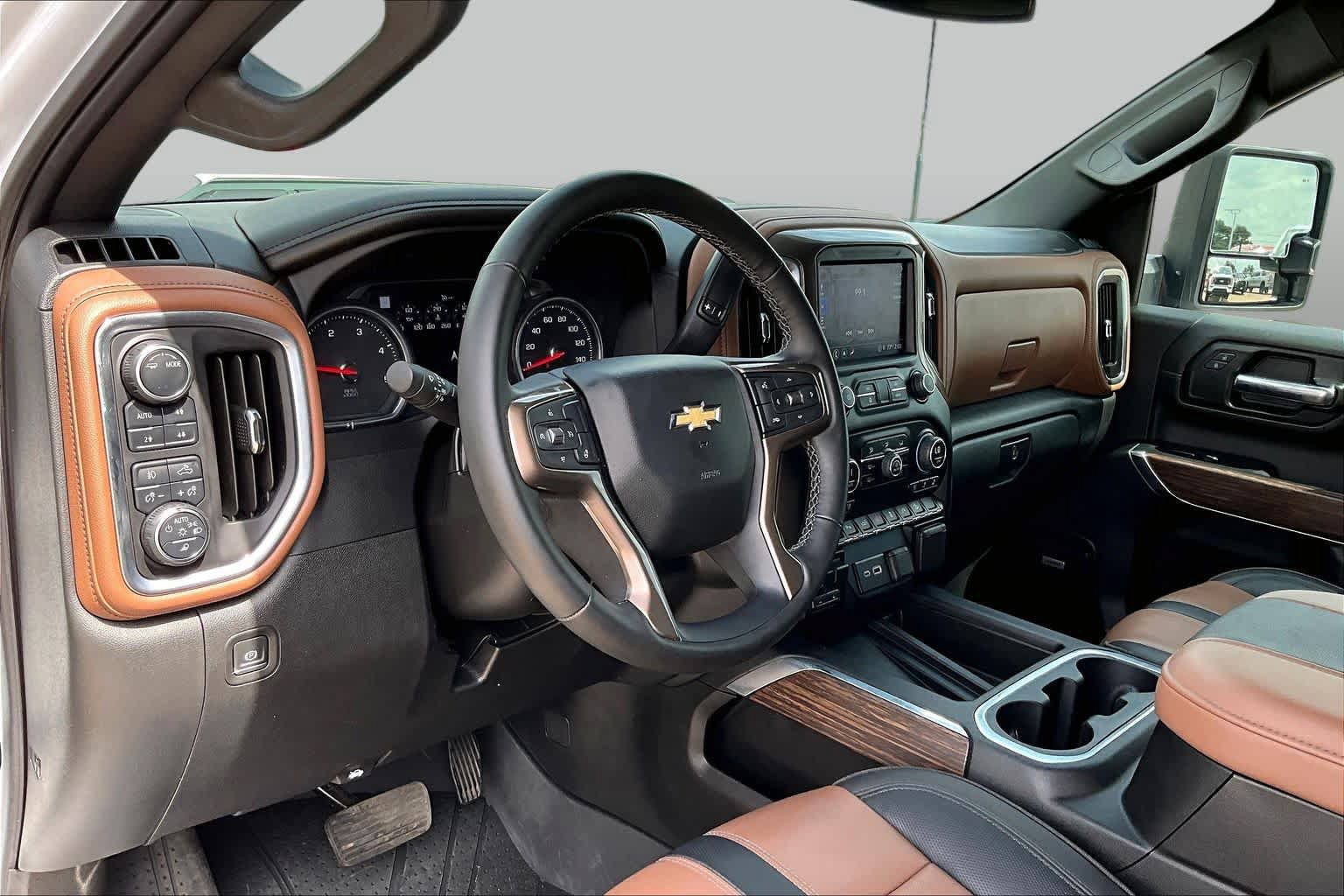 Used 2023 Chevrolet Silverado 2500 High Country w/ Z71 Off-Road Package AWD/4WD image 18
