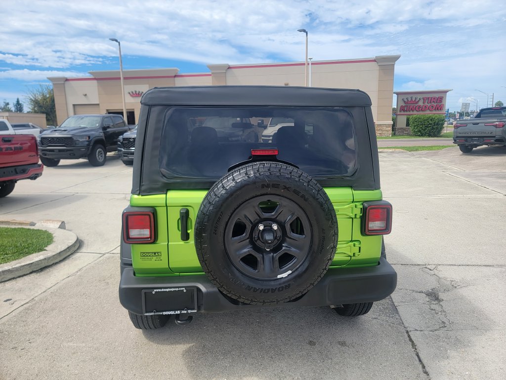 Used 2026 Jeep Wrangler Sport AWD/4WD image 4
