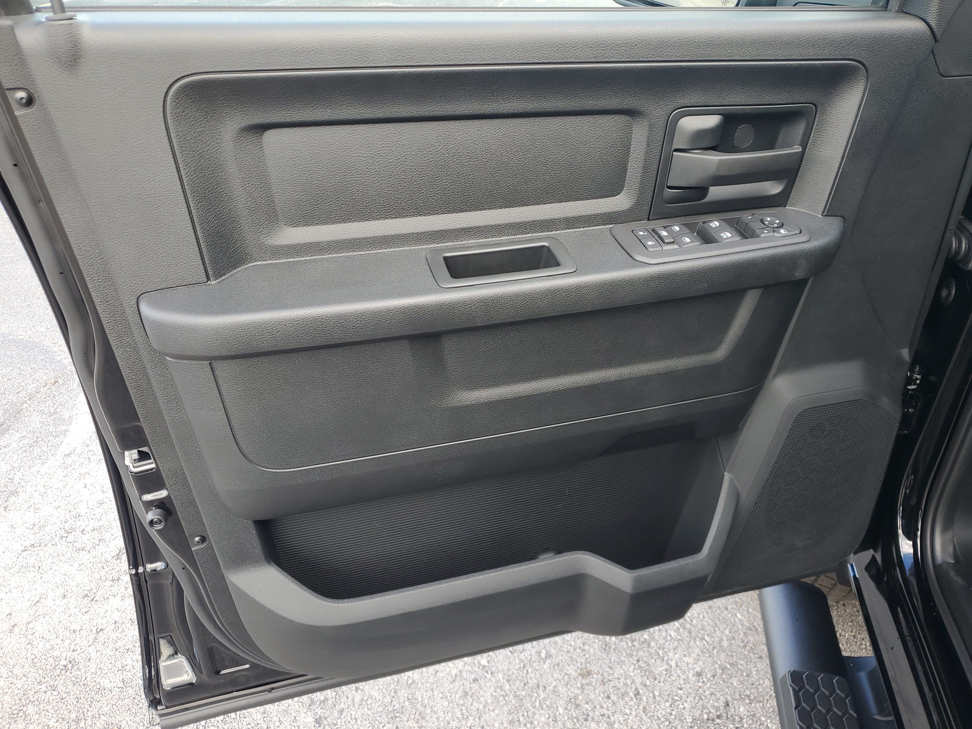 New 2026 RAM 3500 Tradesman AWD/4WD image 13