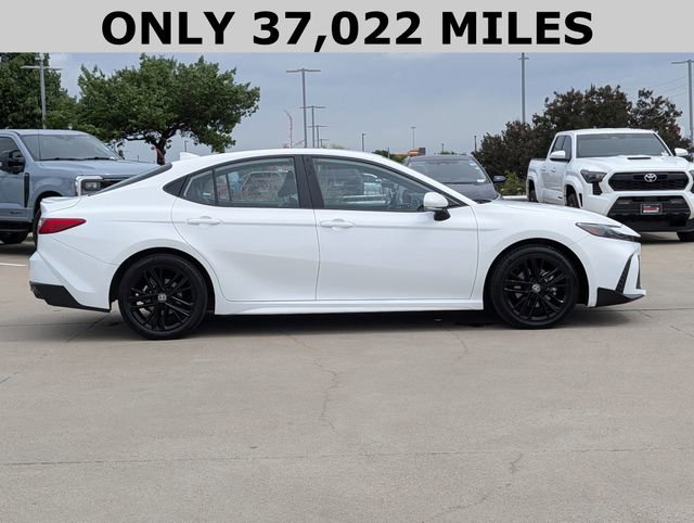 Used 2025 Toyota Camry SE FWD image 4