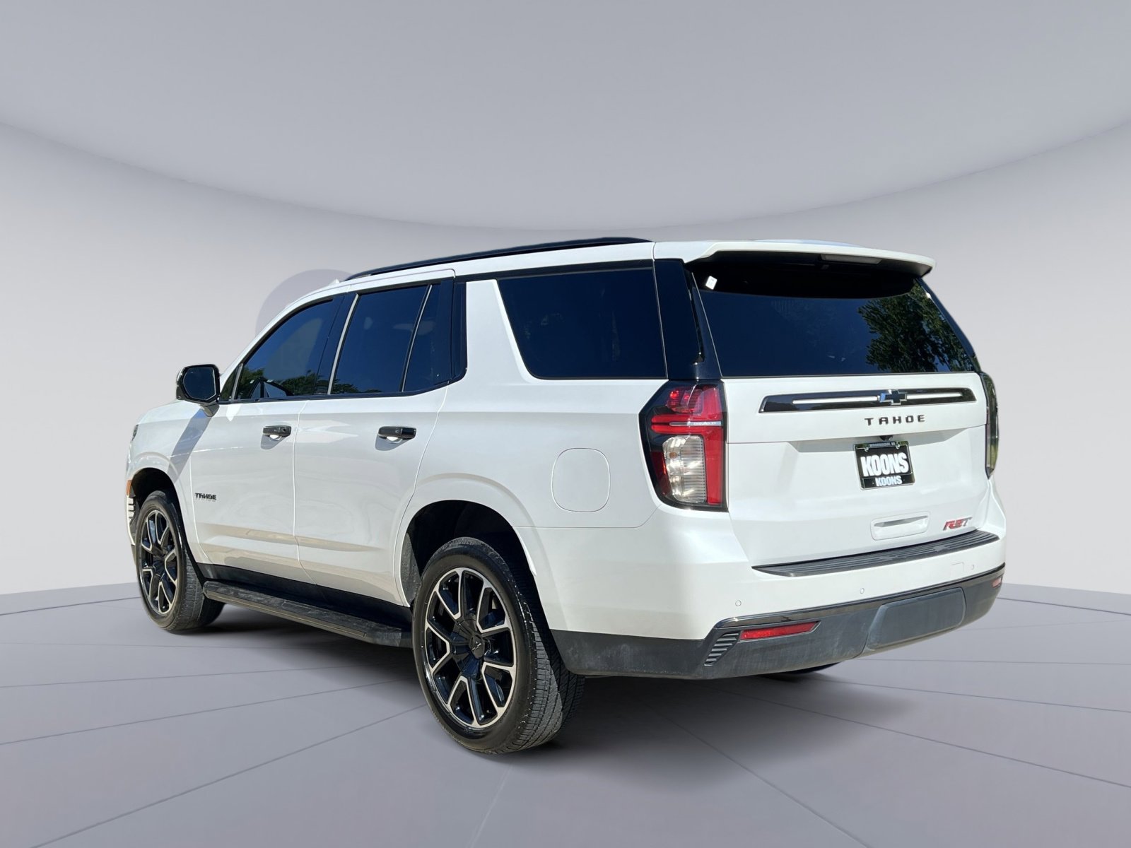 Used 2021 Chevrolet Tahoe RST w/ Luxury Package AWD/4WD image 14