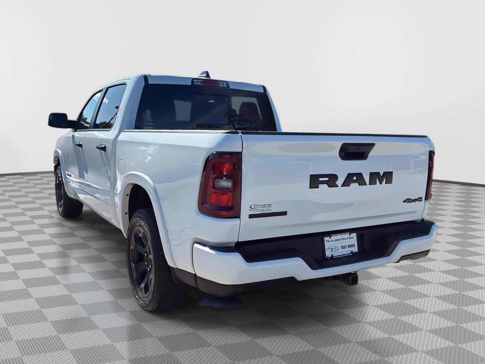 Used 2025 RAM 1500 Big Horn AWD/4WD image 8