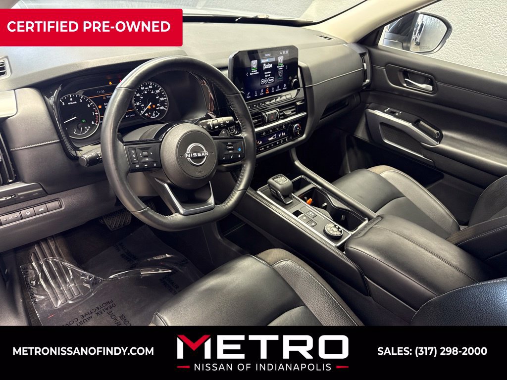 Used 2023 Nissan Pathfinder SL AWD/4WD image 14