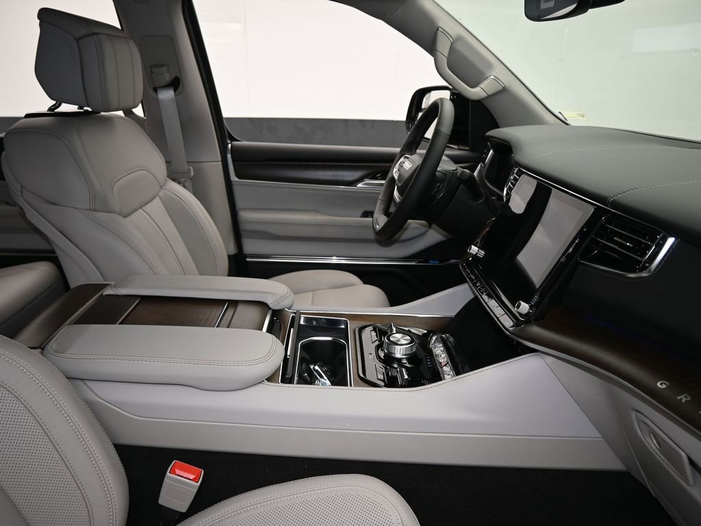 Used 2024 Jeep Grand Wagoneer L 4WD image 58