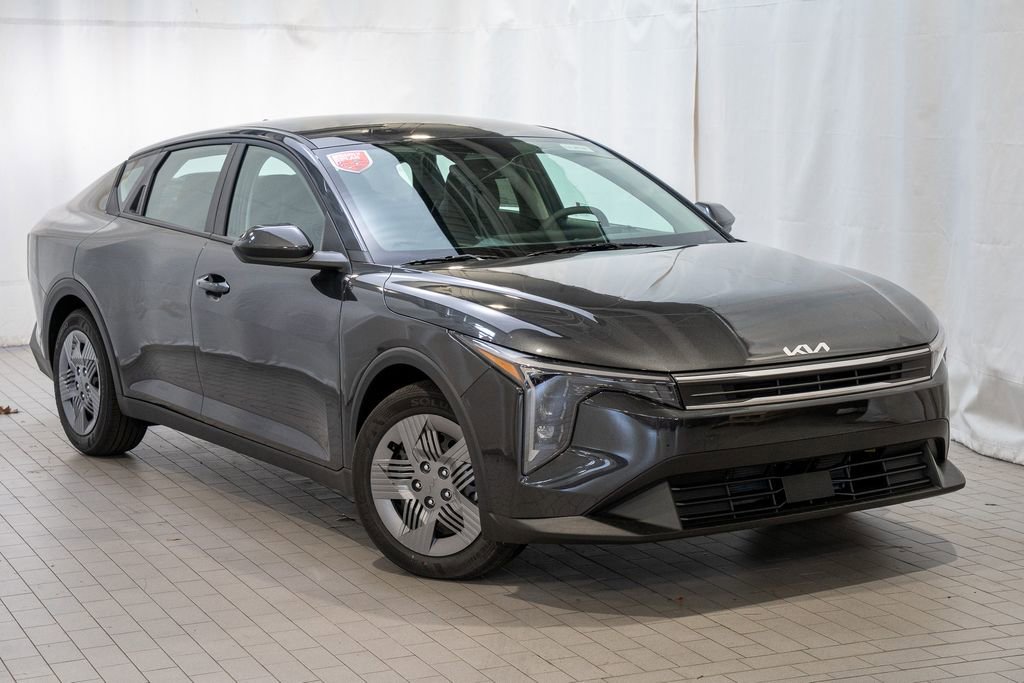 New 2025 Kia K4 LX image 1