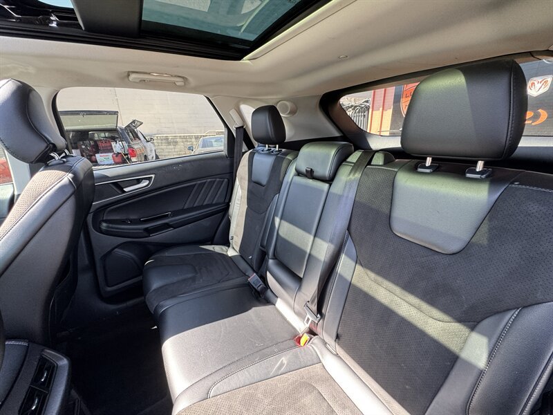 Used 2015 Ford Edge Sport FWD image 31