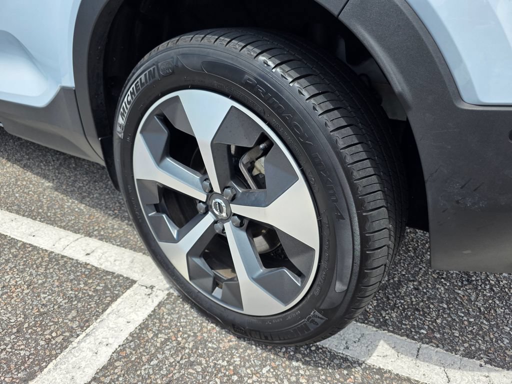 Used 2026 Volvo XC40 B5 Plus AWD/4WD image 34