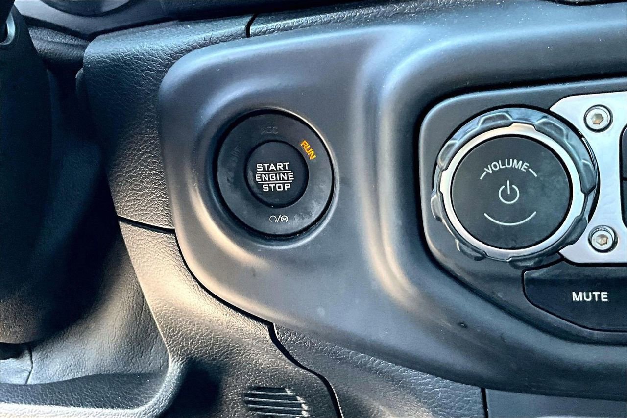 Certified 2021 Jeep Wrangler Unlimited Sahara AWD/4WD image 27