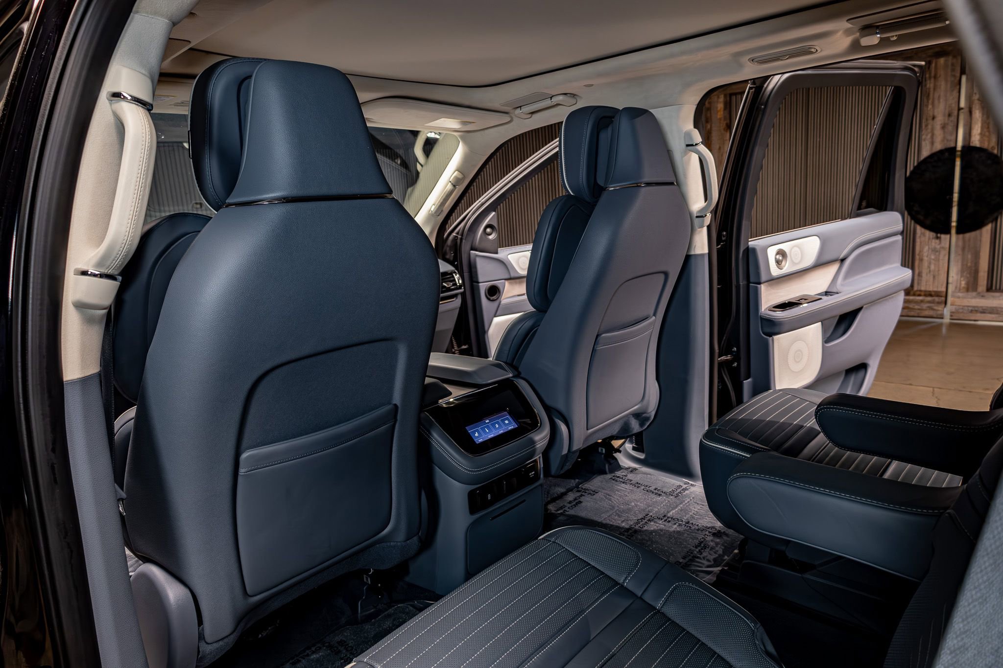 Used 2024 Lincoln Navigator Black Label image 22