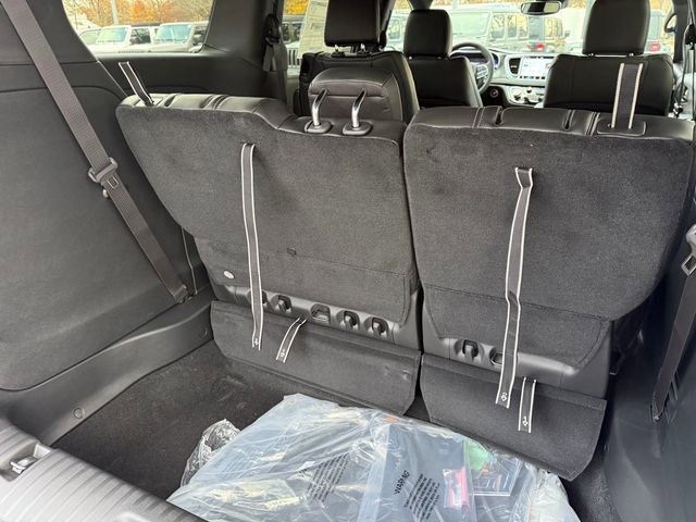 New 2026 Chrysler Pacifica Select image 33