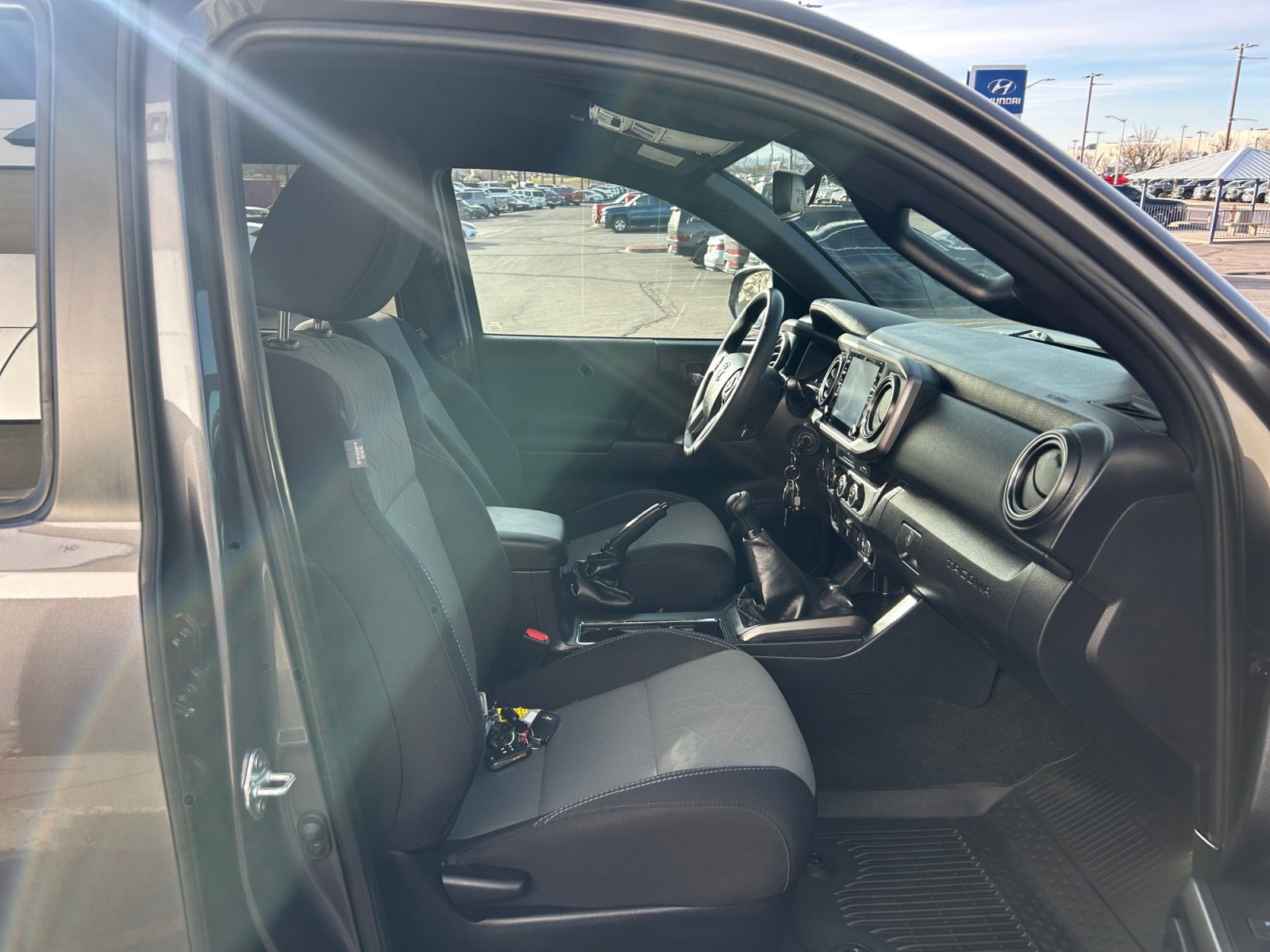 Used 2022 Toyota Tacoma TRD Off-Road w/ Technology Package image 31