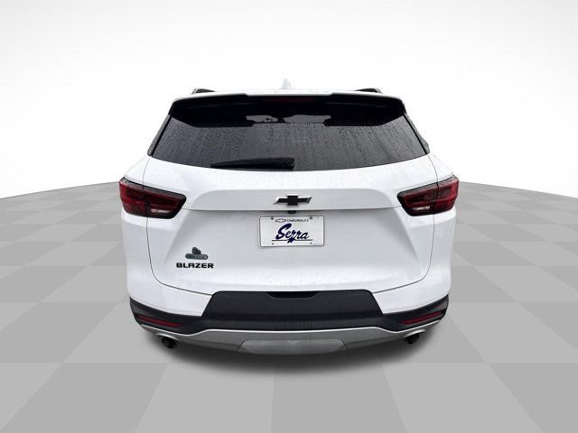 Certified 2024 Chevrolet Blazer LT w/ Midnight/Sport Edition FWD image 8
