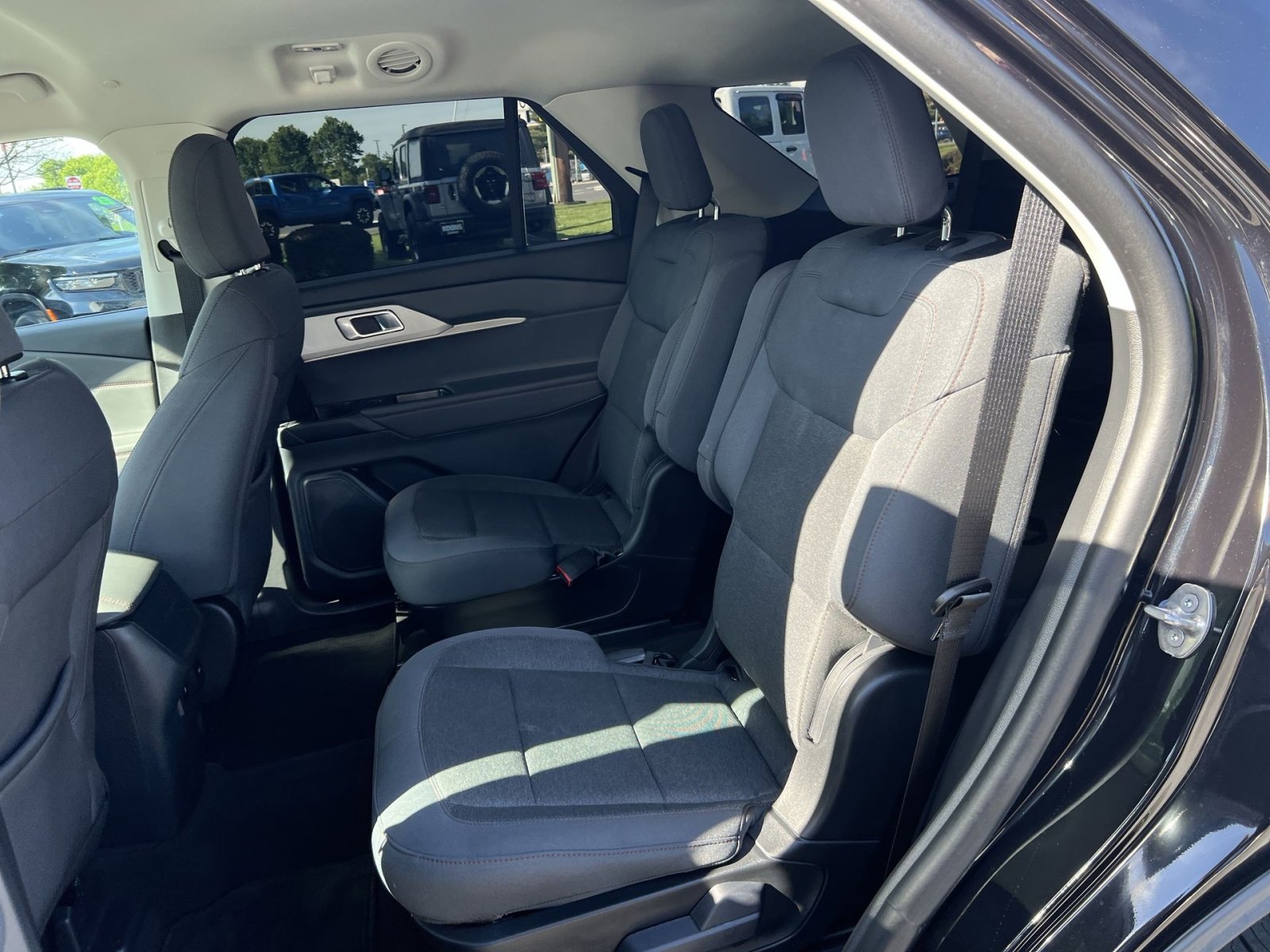 Used 2026 Ford Explorer Active AWD/4WD image 24