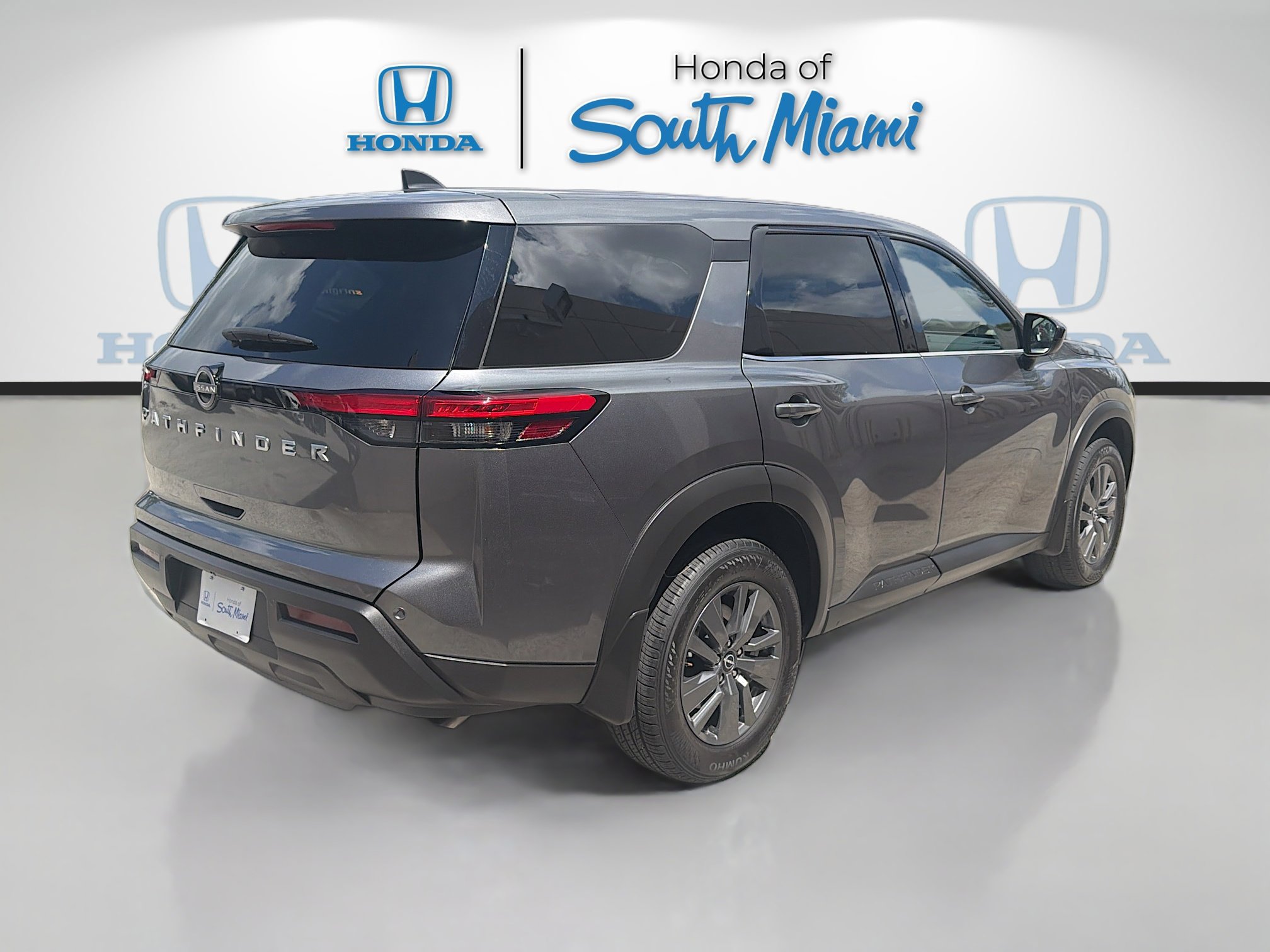 Used 2024 Nissan Pathfinder S FWD image 7