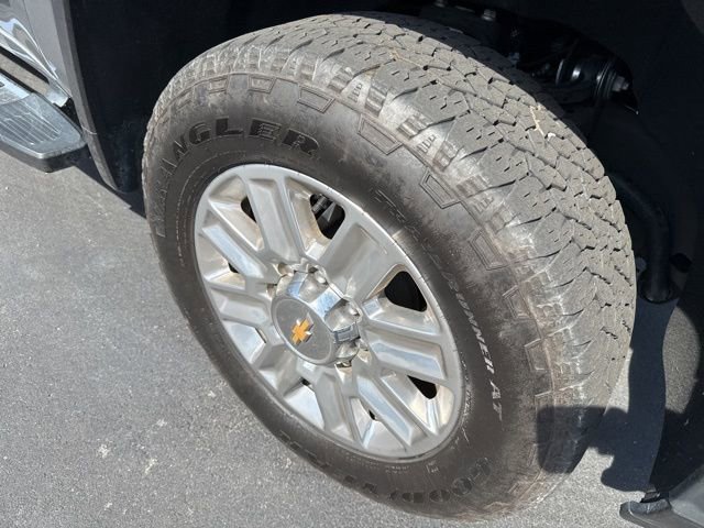 Used 2024 Chevrolet Silverado 2500 High Country w/ Technology Package image 17