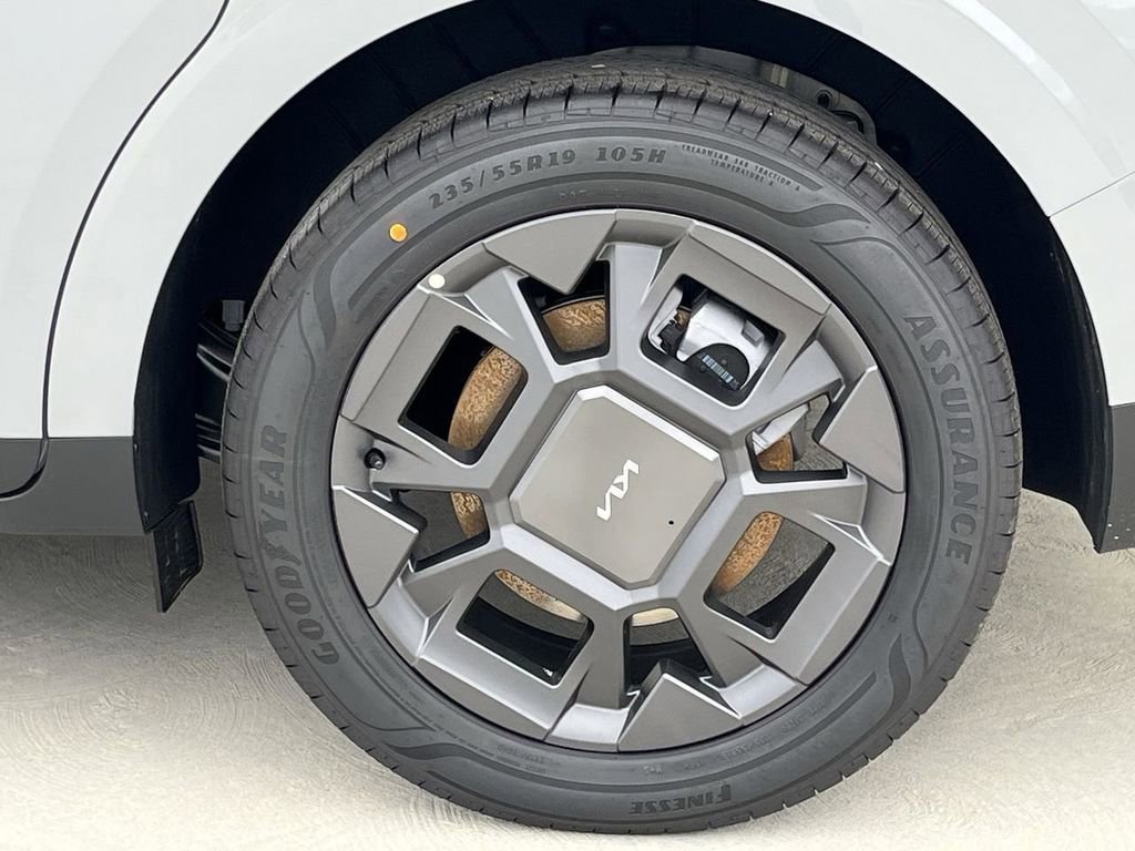 New 2026 Kia Carnival EX FWD image 33