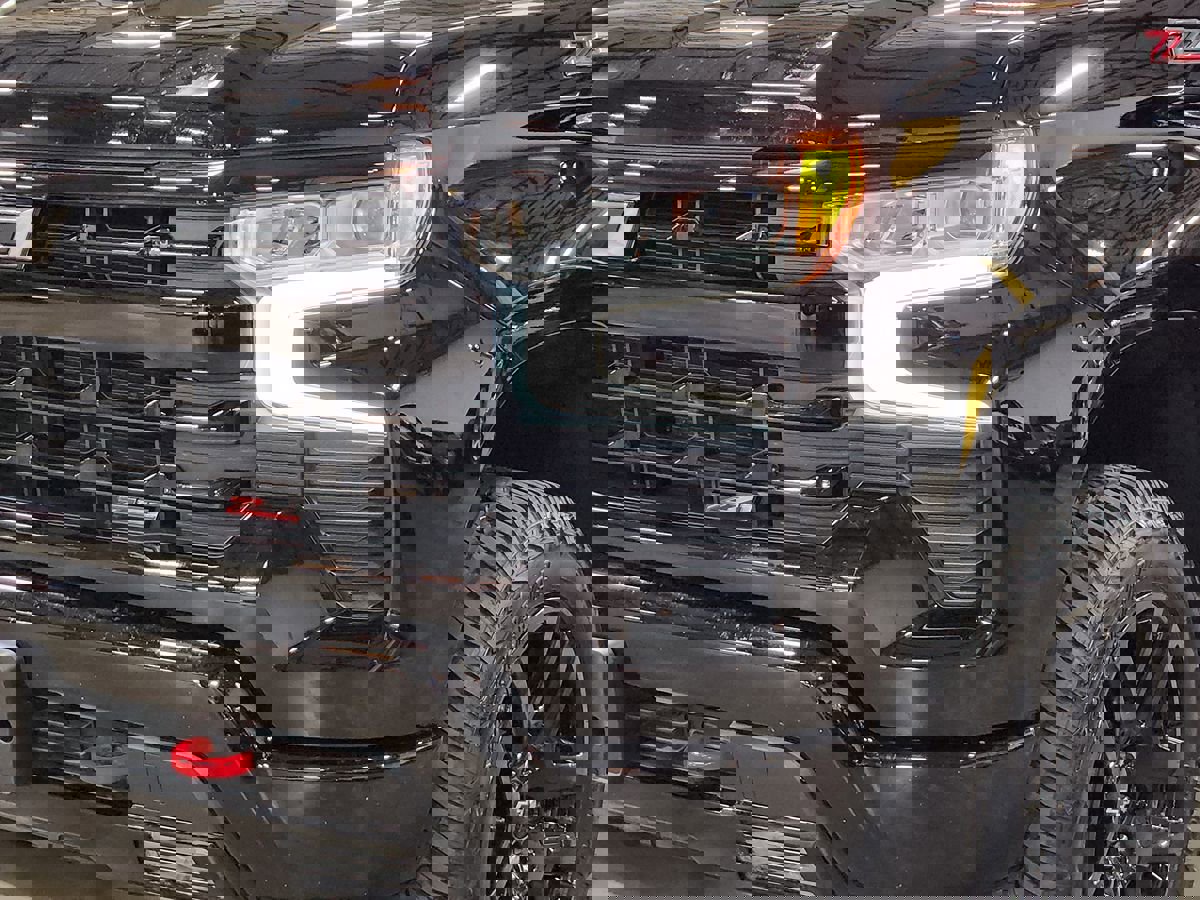 Used 2025 Chevrolet Silverado 1500 LT Trail Boss w/ Convenience Package II image 14