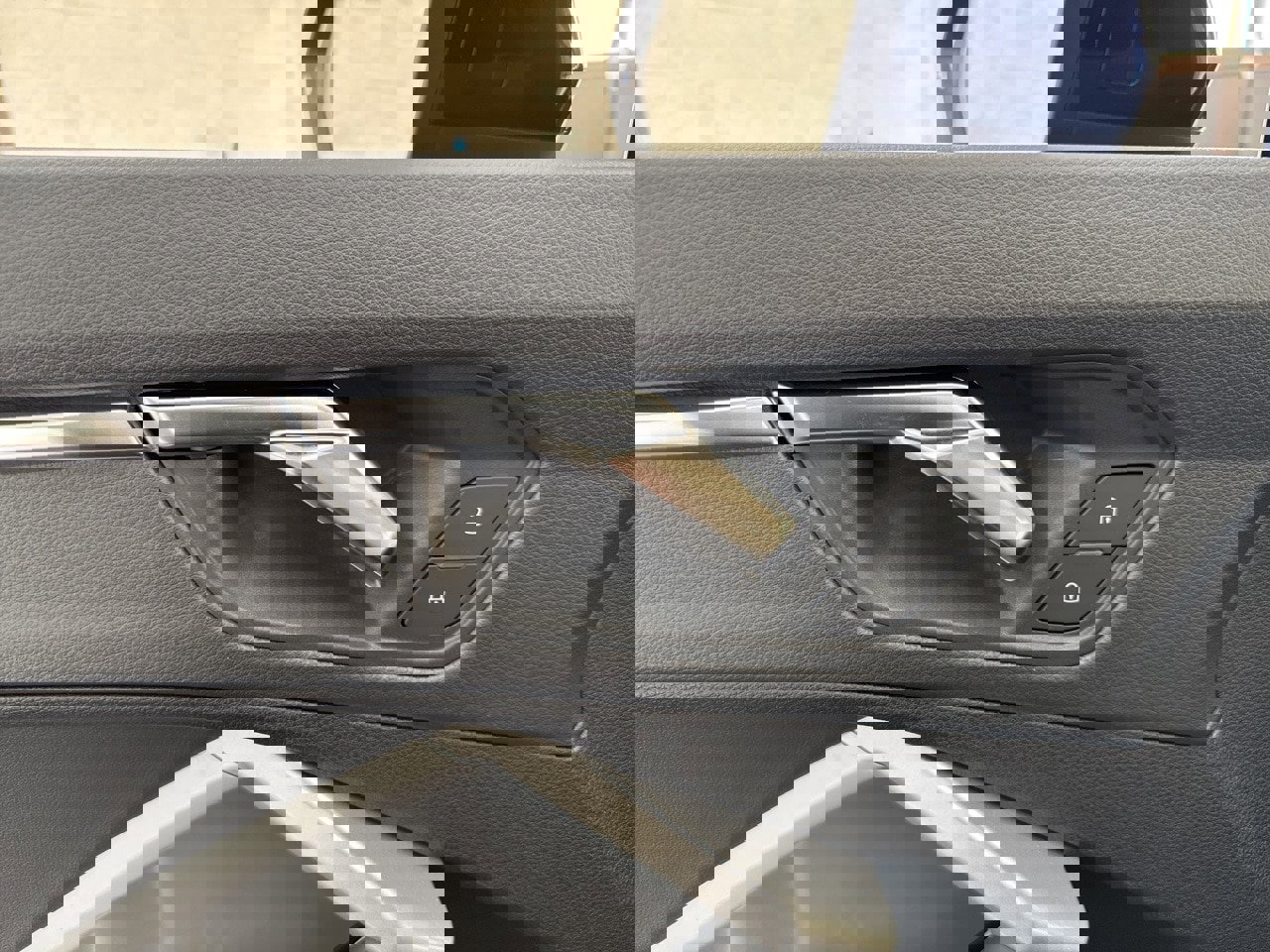 New 2025 Audi Q3 2.0T Premium image 37