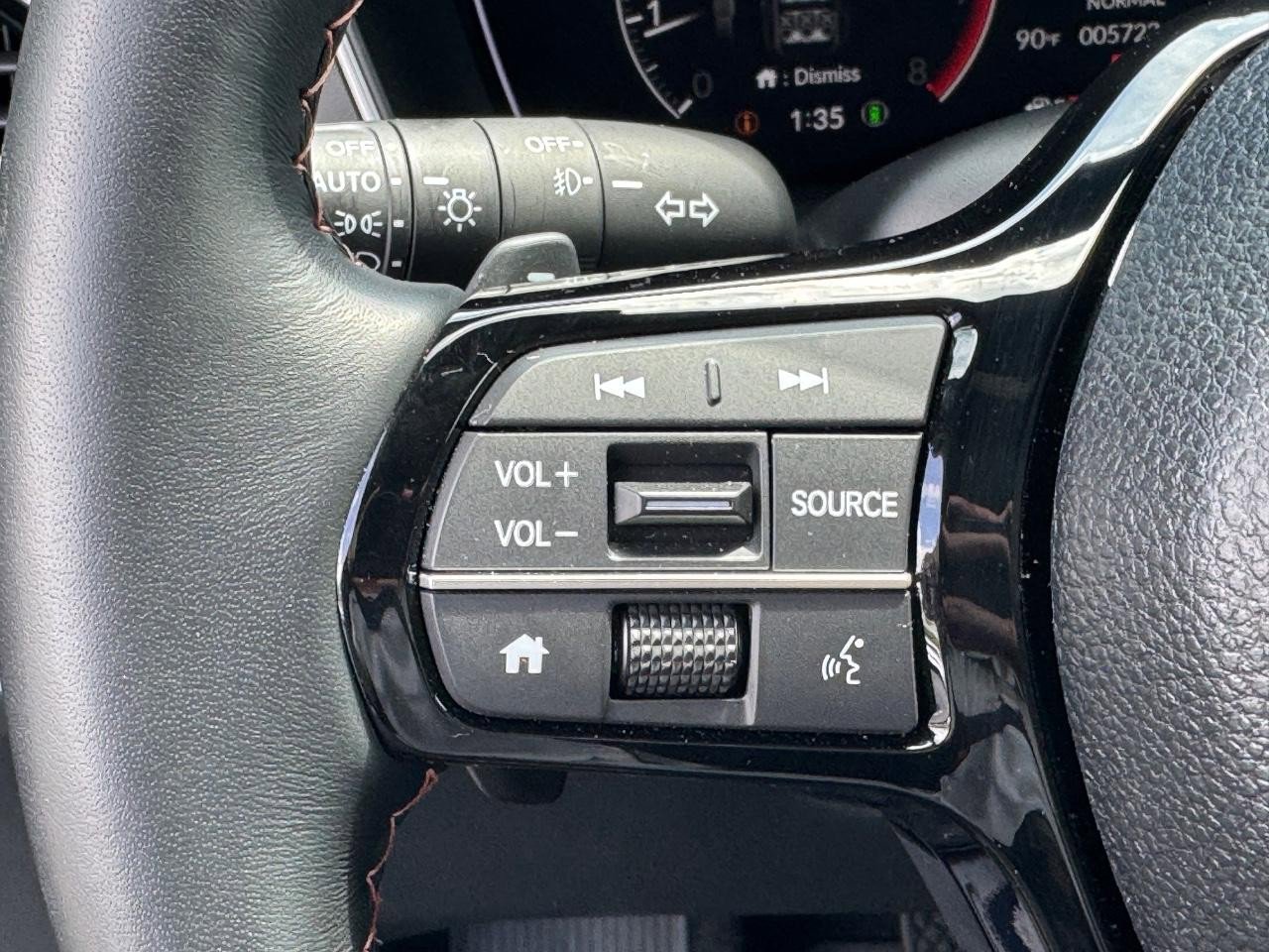 Certified 2025 Honda Pilot Sport image 23