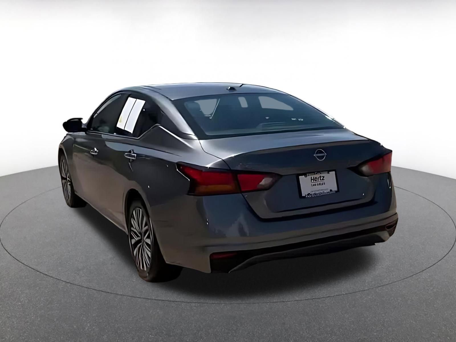 Used 2025 Nissan Altima 2.5 SV FWD image 11