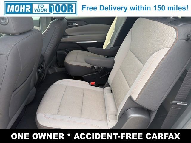 Used 2025 Chevrolet Traverse LT image 34