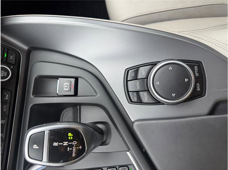 Used 2016 BMW i8 image 25