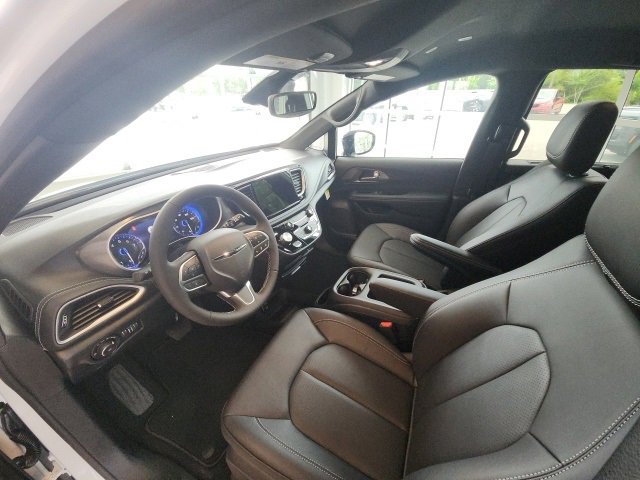 New 2026 Chrysler Pacifica Select image 35