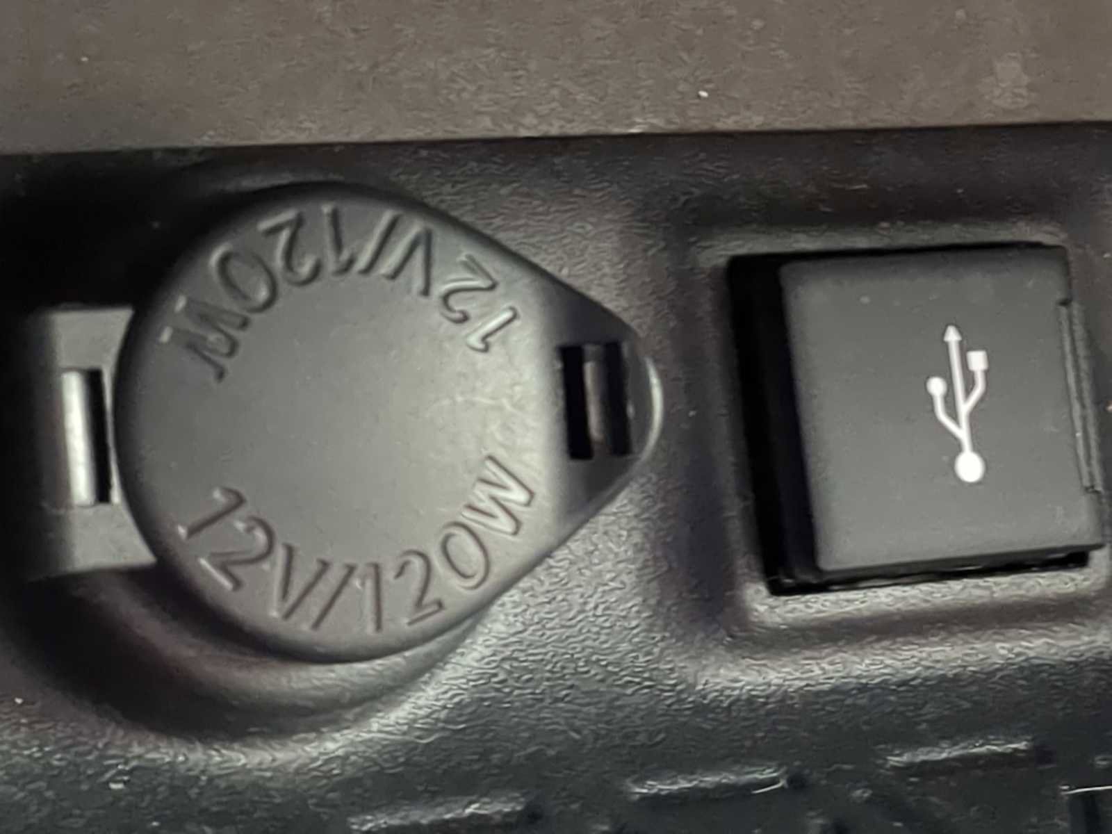 Used 2020 Toyota RAV4 XLE image 33