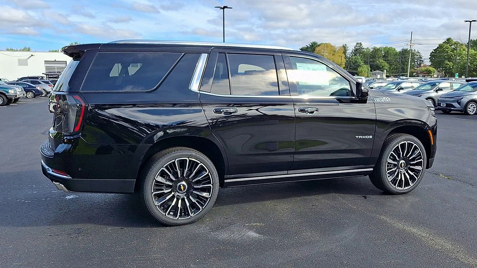 New 2026 Chevrolet Tahoe High Country AWD/4WD image 3