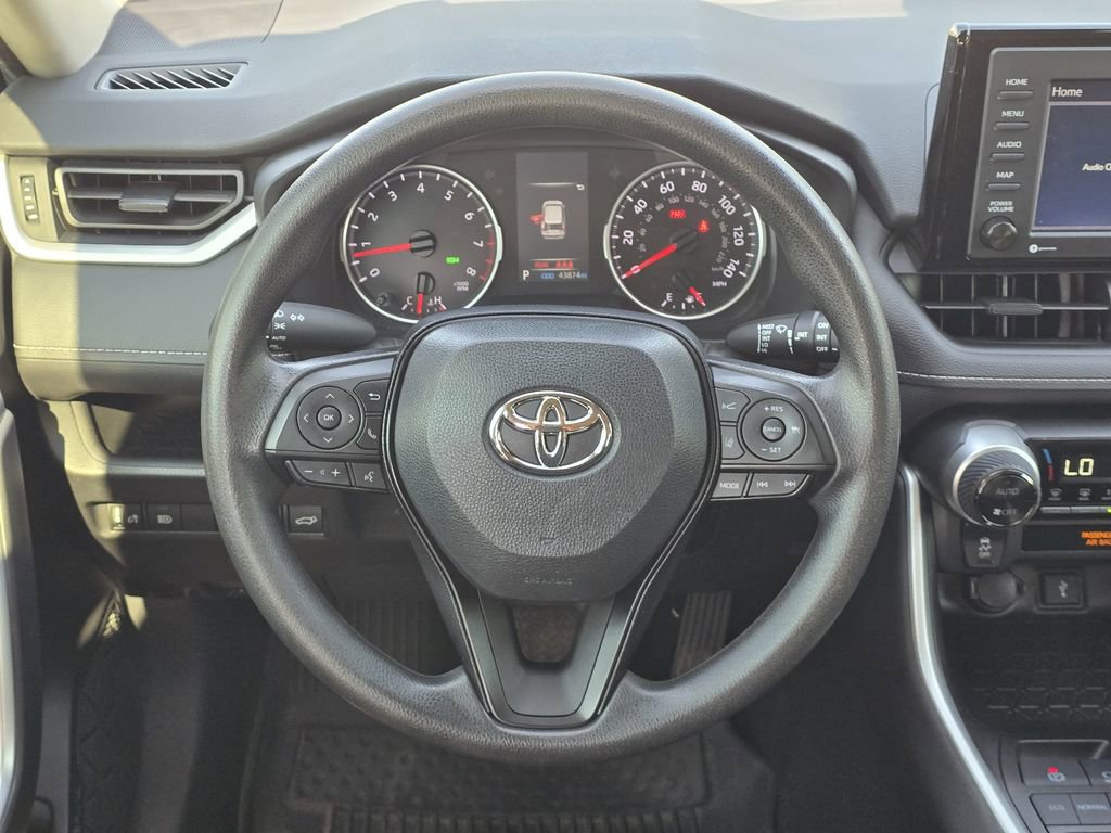 Used 2022 Toyota RAV4 XLE w/ Convenience Package FWD image 15