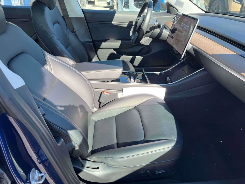 Used 2018 Tesla Model 3 Long Range image 11