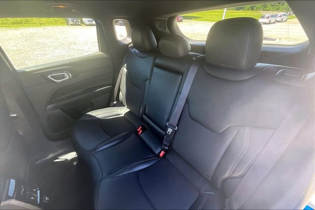 Used 2025 Jeep Compass Trailhawk AWD/4WD image 25