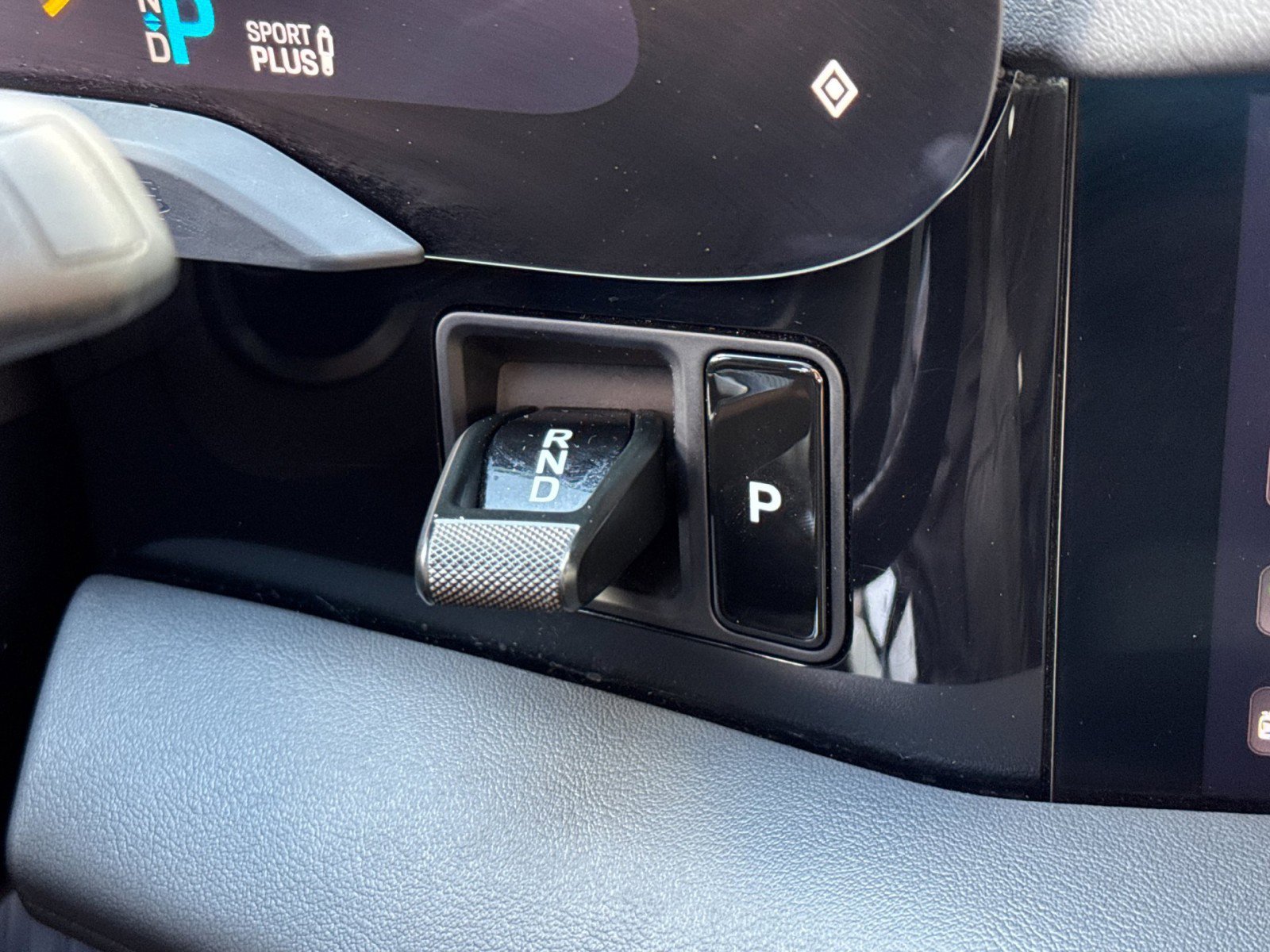 Used 2024 Porsche Taycan RWD image 21